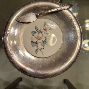 Easter brunch! Vintage 1847 Rogers Bros Silver Platter Hospitality Serving plate